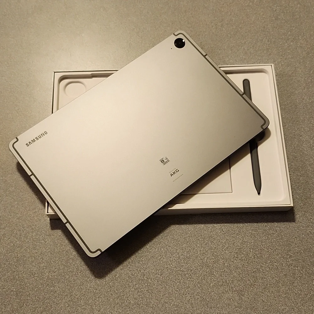 Samsung tab S9 FE 128gb storage